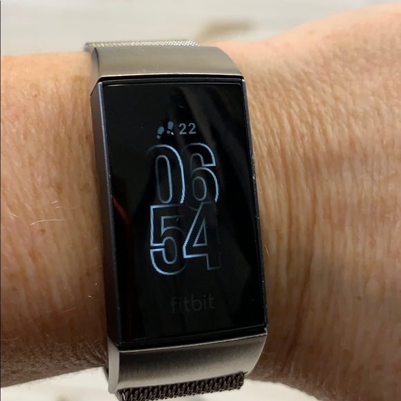 Fitbit Charge 3 - all original + bonus bands - Picture 2 of 5